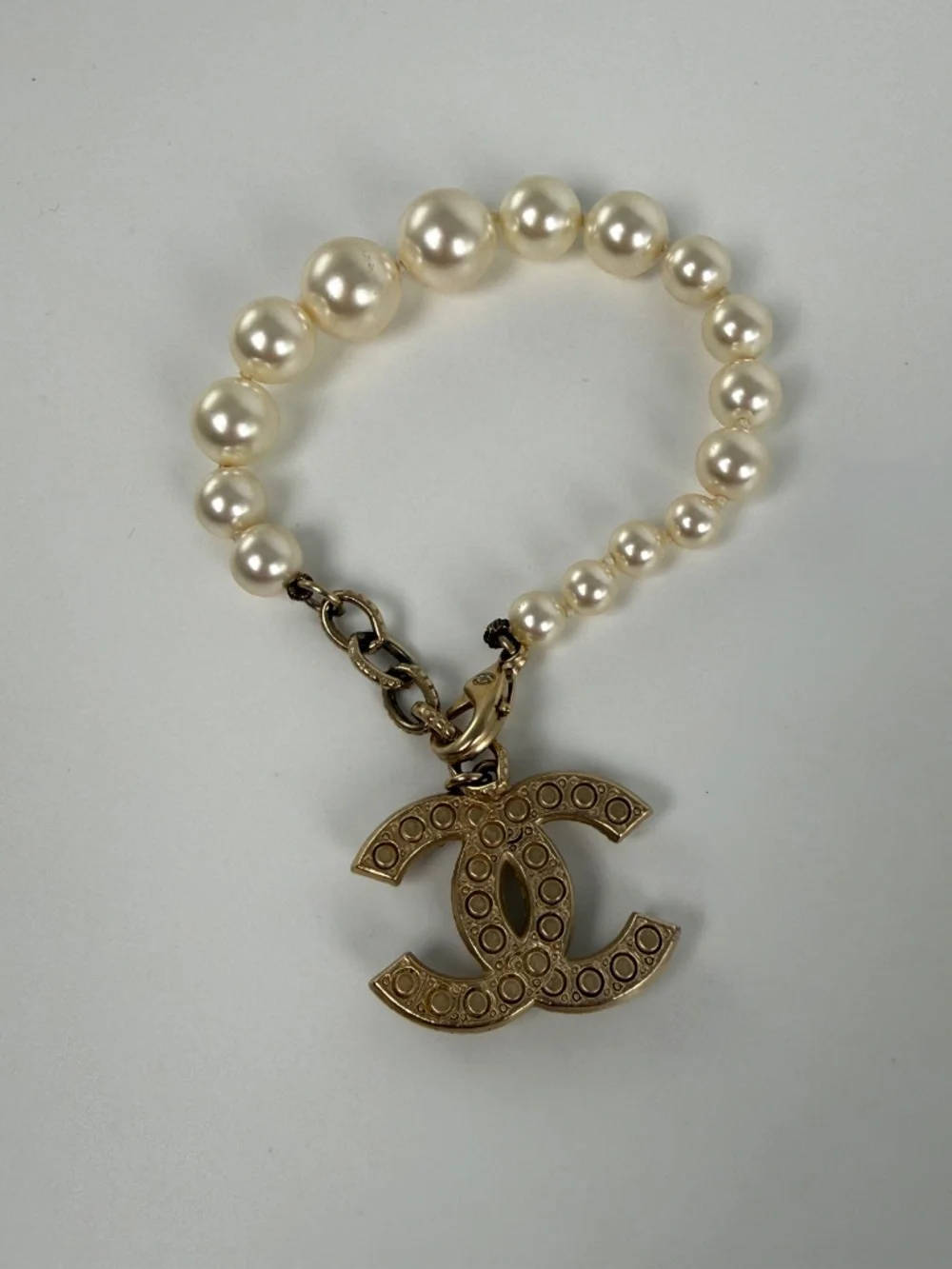 CHANEL Faux Pearl Strass CC Charm Gold Tone Adjustable Graduated Bracelet